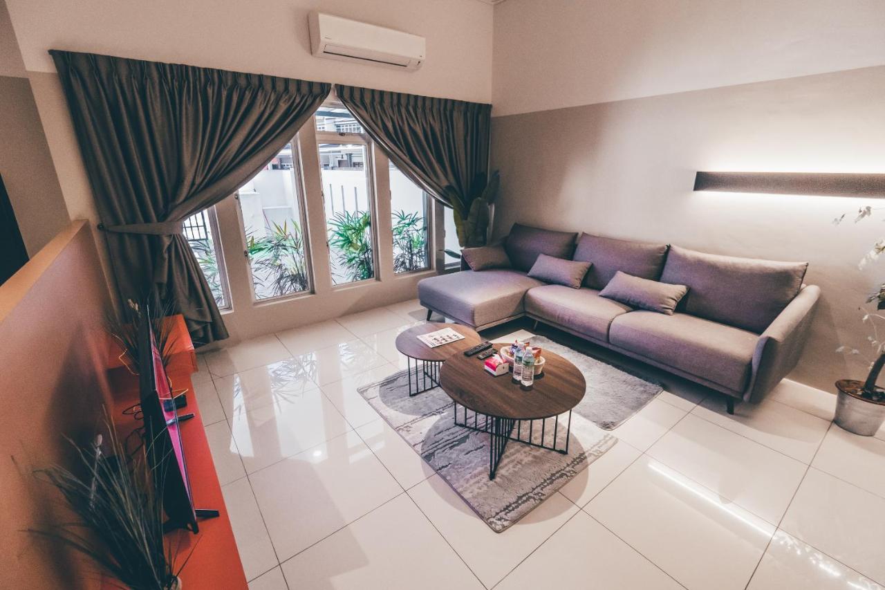 J Residence บันติง ภายนอก รูปภาพ